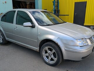 2001 Volkswagen Bora I, серебристый, 210000 рублей, вид 3