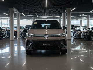 2026 Volkswagen Tiguan L Pro III (China Market), фиолетовый, 4940000 рублей, вид 3