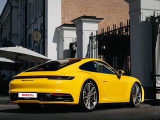 2021 Porsche 911 Carrera 4S VIII (992), жёлтый, 15300000 рублей, вид 4