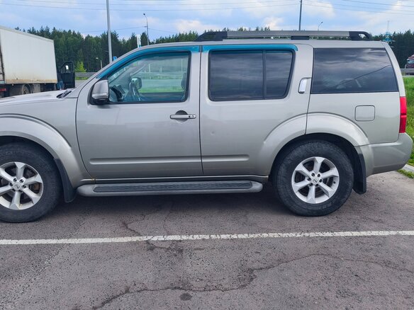 2011 Nissan Pathfinder III Рестайлинг, серый, 1350000 рублей - вид 3