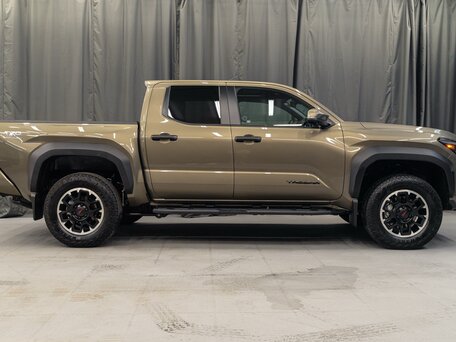 2026 Toyota Tacoma IV, коричневый, 8590000 рублей, вид 4