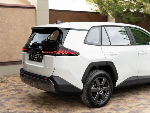 2026 Toyota RAV4 VI (XA60), белый - вид 5