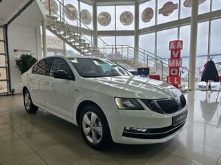 2018 Skoda Octavia III (A7) Рестайлинг, белый, 1777000 рублей, вид 4