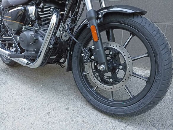 2026 Royal Enfield Meteor, чёрный - вид 16