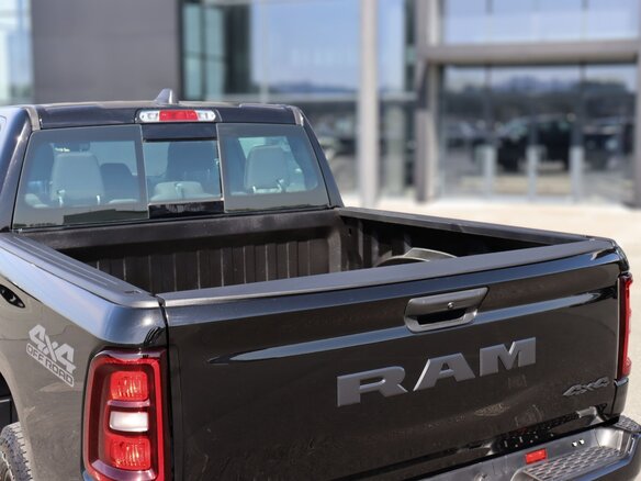 2026 Ram 1500 Crew Cab V Рестайлинг, чёрный, 9460000 рублей - вид 14