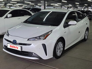 2022 Toyota Prius IV Рестайлинг (XW50), белый, 2200000 рублей, вид 1