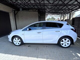 2010 Opel Astra J, белый, 1200000 рублей, вид 4