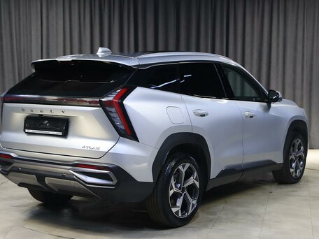 2024 Geely Atlas II, серебристый, 2549000 рублей, вид 2
