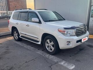 2013 Toyota Land Cruiser 200 Series Рестайлинг 1, белый, 3200000 рублей, вид 3