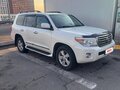 2013 Toyota Land Cruiser 200 Series Рестайлинг 1, белый, 3200000 рублей - вид 2