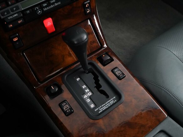 1990 Mercedes-Benz SL-Класс 300 IV (R129), серый, 4199055 рублей - вид 14