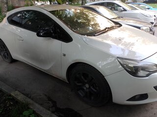 2012 Opel Astra GTC J Рестайлинг, белый, 570000 рублей, вид 4