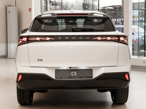 2026 Omoda C5 II, белый, 2849000 рублей - вид 4