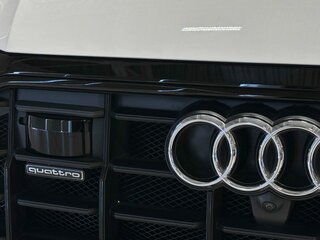 2022 Audi Q8 55 TFSI I (4M), белый, 9900000 рублей, вид 4