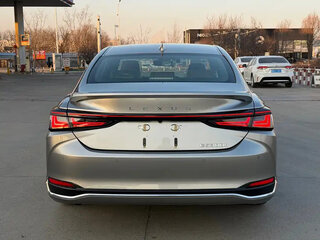 2026 Lexus ES 300h VII Рестайлинг 2, коричневый, 6400777 рублей, вид 5