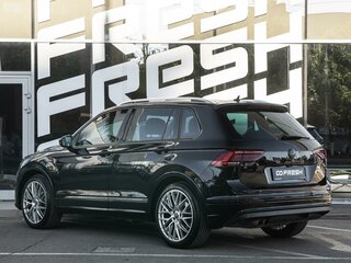 2018 Volkswagen Tiguan II, чёрный, 2399000 рублей, вид 2