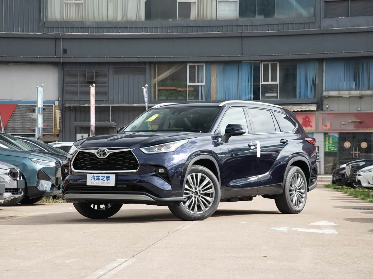 Открыть фотографии: Toyota Highlander IV (XU70)