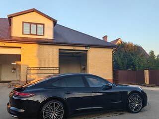 2017 Porsche Panamera 4S II, чёрный, 5700000 рублей, вид 3