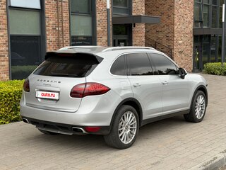 2010 Porsche Cayenne II (958), серый, 2095000 рублей, вид 4
