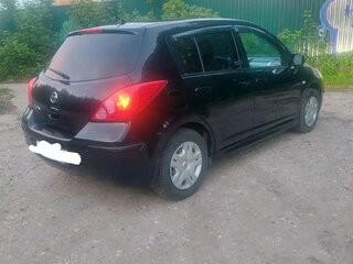 2013 Nissan Tiida I Рестайлинг, чёрный, 730000 рублей, вид 3