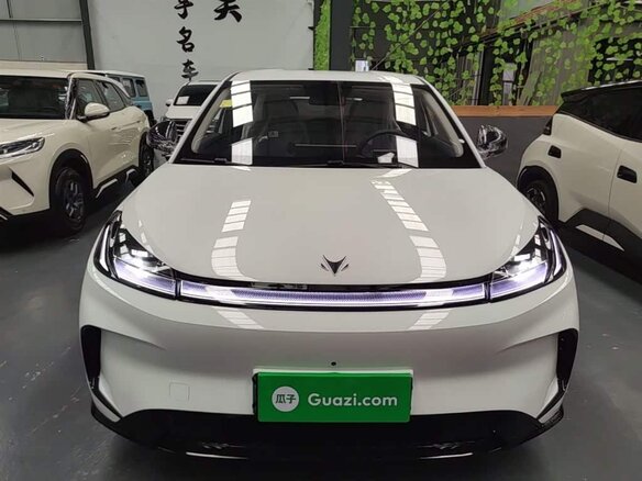 2025 Arcfox T1 42.3 kWh, белый - вид 1