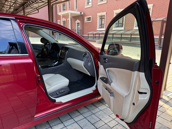 2010 Lexus IS 250 II Рестайлинг, красный, 1600000 рублей - вид 15