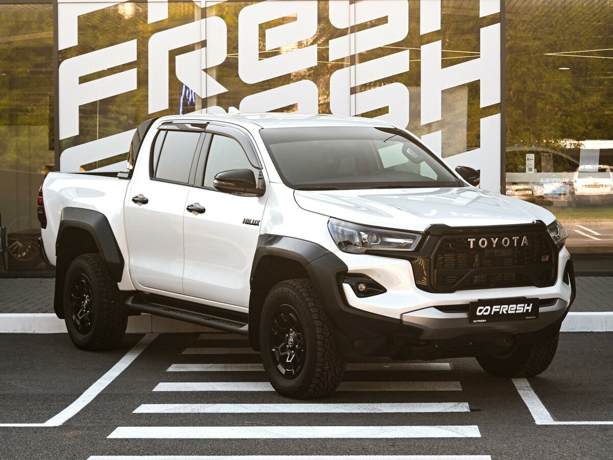 Открыть фотографии: Toyota Hilux VIII Рестайлинг 2