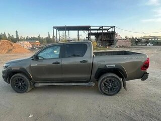 2023 Toyota Hilux VIII Рестайлинг 2, зелёный, 6500000 рублей, вид 3