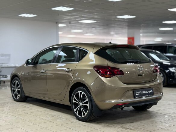 2013 Opel Astra J Рестайлинг, бежевый, 595000 рублей - вид 5