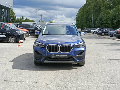 2020 BMW X1 16d sDrive II (F48) Рестайлинг, синий, 2370000 рублей, вид 2
