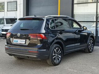 2020 Volkswagen Tiguan II, чёрный, 2435000 рублей, вид 5