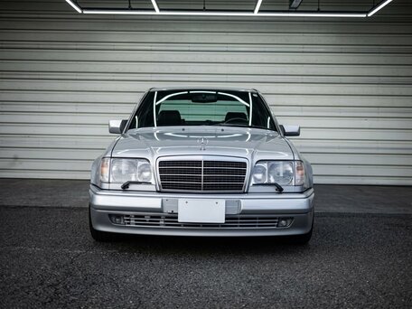 1994 Mercedes-Benz E-Класс AMG 60 AMG I (W124), серебристый, 61000000 рублей, вид 2
