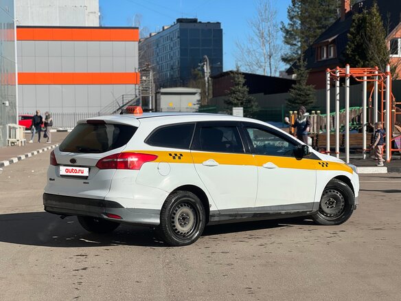 2018 Ford Focus III Рестайлинг, белый, 700000 рублей - вид 3