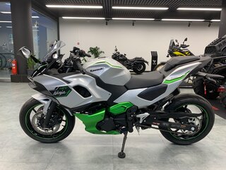 2025 Kawasaki Ninja 7, серый, 850000 рублей, вид 2