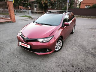 2018 Toyota Auris II Рестайлинг, красный, 1300000 рублей, вид 1
