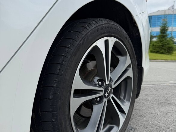 2018 Kia Cerato III Рестайлинг (Classic), белый, 1700000 рублей - вид 8