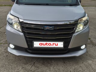 2015 Toyota Noah III (R80), серебристый, 1830000 рублей, вид 2
