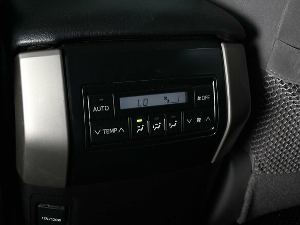 2013 Toyota Land Cruiser Prado 150 Series Рестайлинг 1, чёрный, 2580000 рублей - вид 17