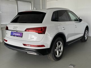 2021 Audi Q5 45 TFSI II (FY) Рестайлинг, белый, 4400000 рублей, вид 4