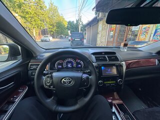 2012 Toyota Camry VII (XV50), серебристый, 1570000 рублей, вид 3