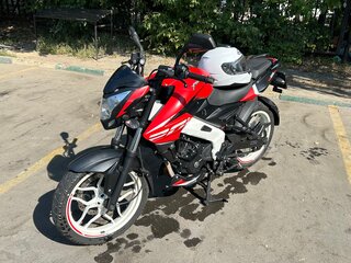 2021 Bajaj Pulsar NS 200, красный, 205000 рублей, вид 2