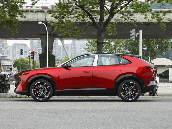 2026 Mazda EZ-60, красный, 4000205 рублей - вид 2