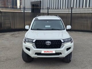 2012 Toyota Land Cruiser 200 Series Рестайлинг 1, белый, 4990000 рублей, вид 2