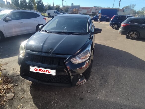 2013 Hyundai Solaris I, чёрный, 440000 рублей - вид 1