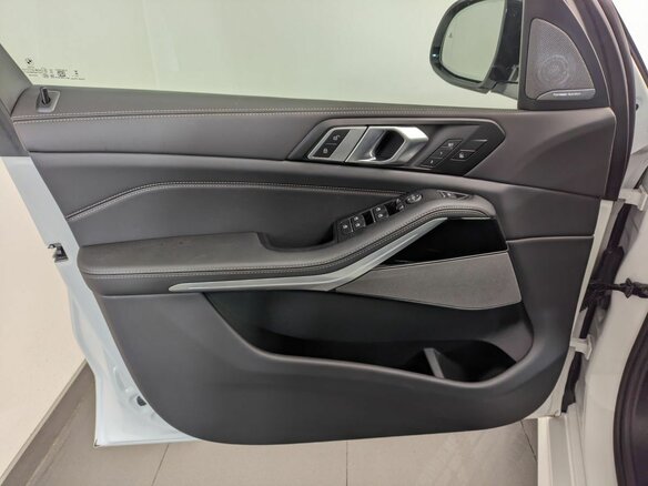 2025 BMW X5 40i IV (G05/G18) Рестайлинг, белый, 15350000 рублей - вид 8