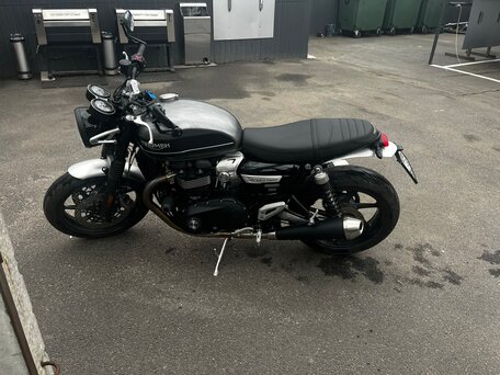 2020 Triumph Speed Twin, серебристый, 800000 рублей, вид 2