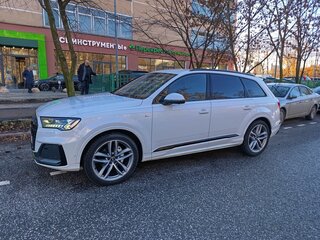 2020 Audi Q7 45 TDI II (4M) Рестайлинг, белый, 8150000 рублей, вид 5
