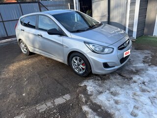 2013 Hyundai Solaris I, серебристый, 420000 рублей, вид 3