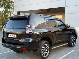 2021 Toyota Land Cruiser Prado 150 Series Рестайлинг 3, чёрный, 6900000 рублей, вид 3