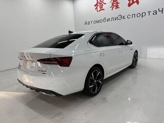 2022 Skoda Octavia IV (A8), белый, 1620000 рублей, вид 4